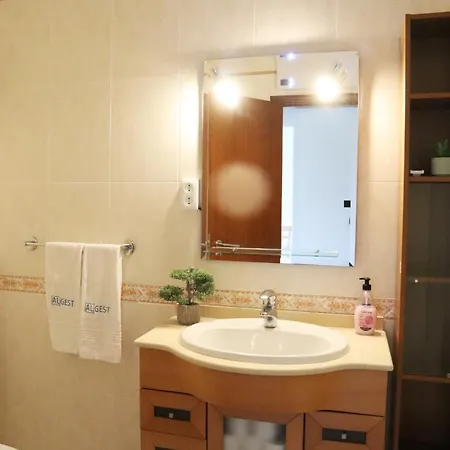 Tupi Nest By Algest Apartment